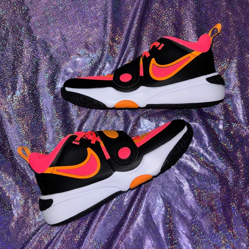Nike Team Hustle D 11 Big Kids Basketball Shoes